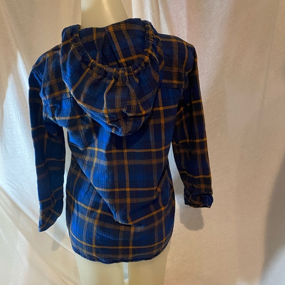 Forever 21 Plaid Poncho - Picture 5 of 6